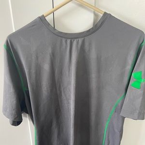 Gray & green Under Armour fitted athletic t-shirt